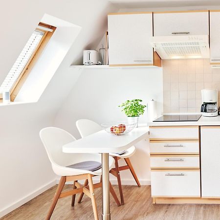 Ferienwohnung Mit Balkon In Zentraler Und Ruhiger Lage Busum Exterior photo